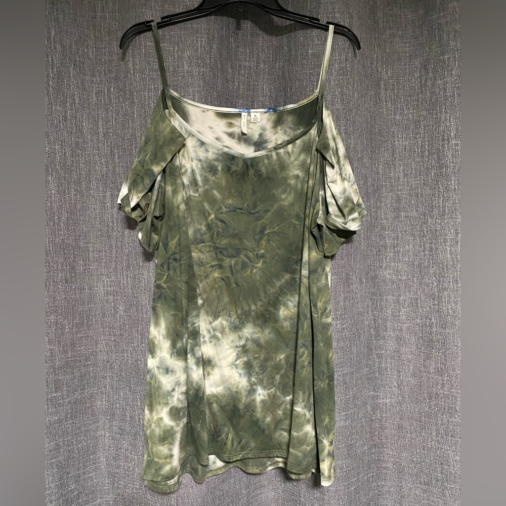 Cold Shoulder Flowy Top